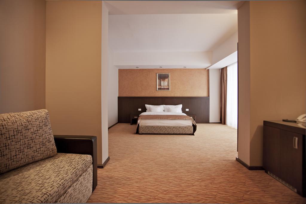Hotel Clermont Covasna Eksteriør billede